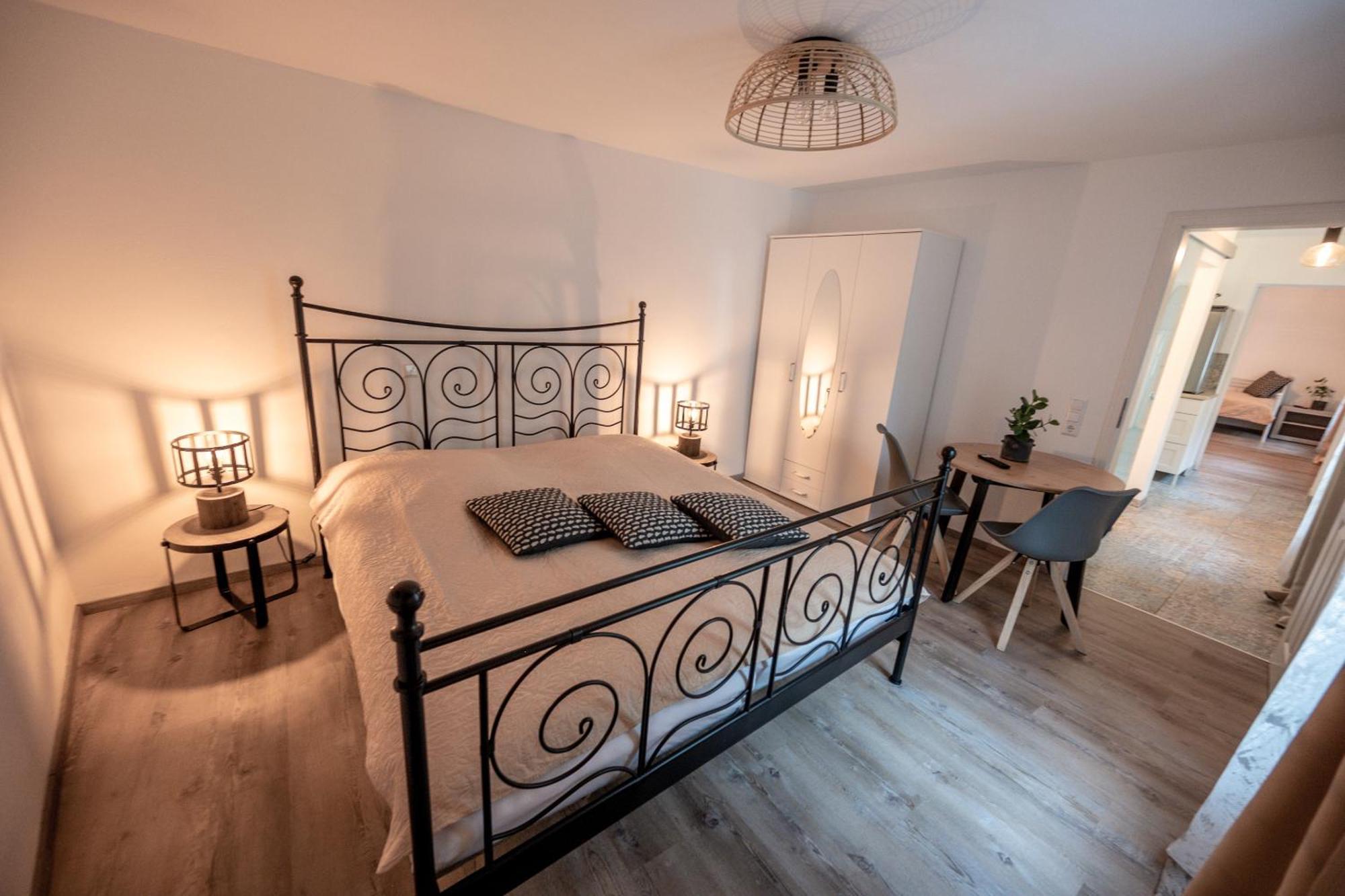 Gaestehaus & Weingut Gehrig Weisenheim am Sand Room photo
